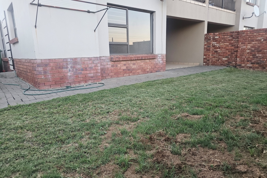 To Let 3 Bedroom Property for Rent in Waterval East North West